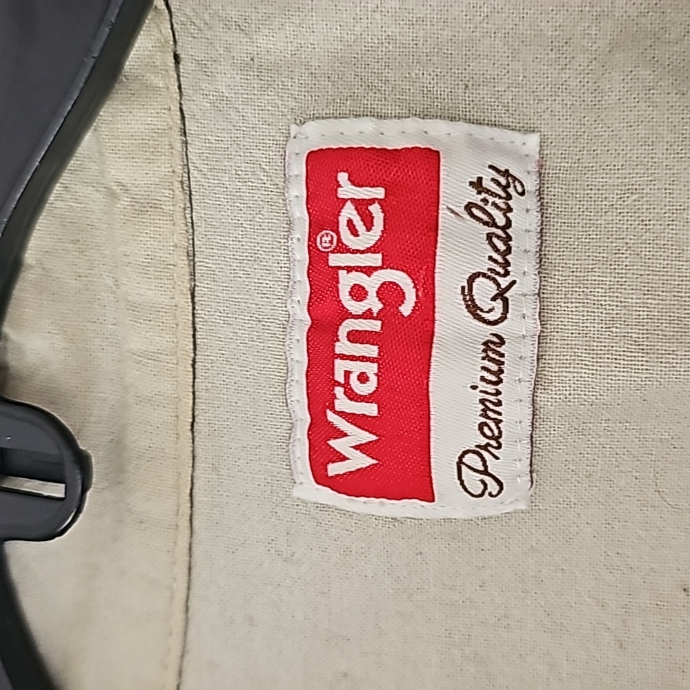 3 For $12  Wrangler short sleeve shirt - Picture 2 of 3